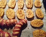 Foto del paso 6 de la receta: Patatas y salchichas al horno (uuni perunat ja lenkki)