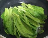 Foto langkah ke 3 dari resep Sawi Sendok (Pakcoy) bawang putih.