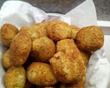 Foto del passaggio 6 della ricetta Frittelle di broccoletti e acciughe di carnevale