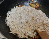 A picture of step 7 of Murmura chiwda.