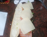 Foto del paso 6 de la receta: Super bocadillo de lomo adobado con verduras, queso y mayonesa