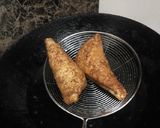 A picture of step 5 of Crispy Bread Cones.