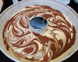 Foto langkah ke 8 dari resep Marmer Cake.