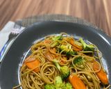 Foto del paso 5 de la receta: Fideos fritos. 🥢🥡