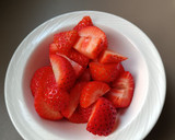 Foto del paso 4 de la receta: Bombones de fresa y yogurt
