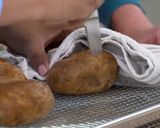 બેક્ડ પોટેટો (Baked Potato Recipe in Gujarati) રેસીપી સ્ટેપ4ફોટો