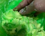 Foto langkah ke 4 dari resep Caterpillar Cookies.