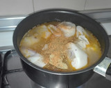 Foto del paso 2 de la receta: Guiso de calamares y mejillones en salsa amarilla