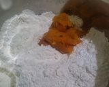 Foto langkah ke 2 dari resep Bakpao Labu Kuning Goguma Mozza.
