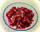 Foto del paso 2 de la receta: Ensalada de tallos de betarraga