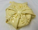 Foto del paso 4 de la receta Camembert hojaldrado con pimientos confitados