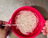 滴雞精、涼拌雞絲「一雞二用，營養湯品與開胃涼菜」的食譜步驟3照片