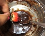 A picture of step 3 of Chocolate covered strawberry delight.