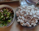 Foto del paso 2 de la receta: Pollo al verdeo con papas al horno