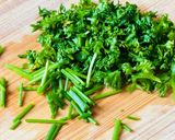 Hình bước làm 2 của món Nui Trộn Cá Trích Xông Khói