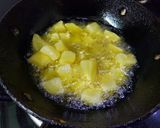 A picture of step 2 of French Beans and Potatoes Pepper Fry.