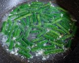 Foto langkah ke 4 dari resep Tumis tahu kacang panjang.