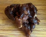 A picture of step 2 of Poule ar Tamarin ek Brèdes Chinois – Mauritian chicken with tamarind and pak choi.