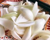 Hình bước làm 1 của món Canh Kim Chi Cá Ngừ (Chamchi Kimchi Jjigae)