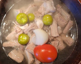 Foto del paso 2 de la receta: Costillas de Puerco en Adobo con Nopales
