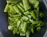 Foto del paso 4 de la receta: Crema de vainas de guisantes