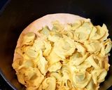 Foto del paso 3 de la receta: Tortellini de Espinaca y Ricota con Salsa de Frutosecos y Quesos