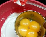 A picture of step 2 of 3 ingredients sponge cake.