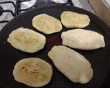 Foto del paso 12 de la receta: Tlayoyos de arvejas / tlacoyos de chícharo dorado (amarillo)