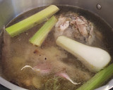 Foto del paso 1 de la receta: Arroz integral de cigalitas con fondo de restos pescado asado