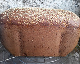 Foto del paso 2 de la receta: Pan negro integral con cacao, café y miel (en panificadora)