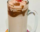 A picture of step 4 of Chocolate shake from chocolate chip ice-cream.