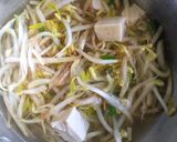 Foto langkah ke 3 dari resep Kongnamul Guk (콩나물국) / Sup Tauge Korea.