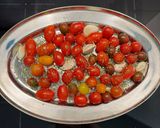 Foto del paso 1 de la receta: Tomates cherrys confitados