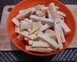 Foto langkah ke 3 dari resep Ubi Cilembu Goreng Bawang.