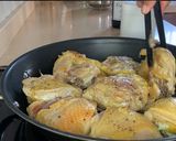 Foto del paso 2 de la receta Contramuslos de pollo al ajillo