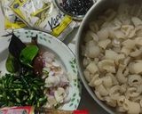 Foto langkah ke 1 dari resep Oseng Kikil Lombok Ijo.