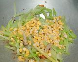 Foto langkah ke 2 dari resep Tumis Labu Siam dan Jagung Manis.
