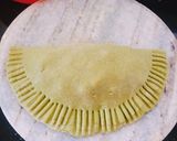 A picture of step 7 of Spinach Chole Calzone.