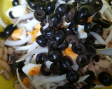 Foto del paso 4 de la receta: 🥗 Ensalada de alubias blancas 🫘⚪ y sardinillas 🐟 en aceite 🪔🫒