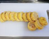 Foto langkah ke 5 dari resep Chicken Egg Roll.