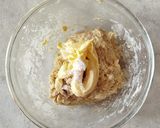 Foto langkah ke 2 dari resep Donat Pisang.