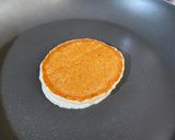 Foto del passaggio 3 della ricetta Pancakes vegan alla banana 🥞🍌🏳️‍🌈☮️🇺🇦