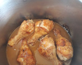 Foto del paso 3 de la receta: Pollo a las brasas en cacerola