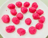 Hình bước làm 4 của món Bánh hoa sen ngàn lớp