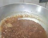 A picture of step 3 of Ghee ke khurchan se bani swadisht mithai.