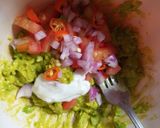Foto langkah ke 4 dari resep Guacamole for Nachos.