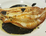 Foto del paso 3 de la receta: Rodaballo con salsa de calamar