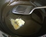 A picture of step 1 of Garlic Murmura Bhel.