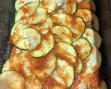 Foto del paso 2 de la receta: Pastel de calabacín con york y queso😋