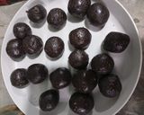 Foto langkah ke 3 dari resep Chocolate Oreo Balls.